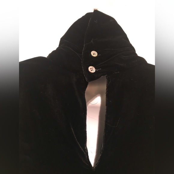 HENRY GRETHEL VINTAGE BLACK VELVET TURTLENECK TOP. - Picture 4 of 4